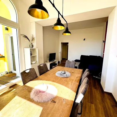 Apartment Am Doemchen *