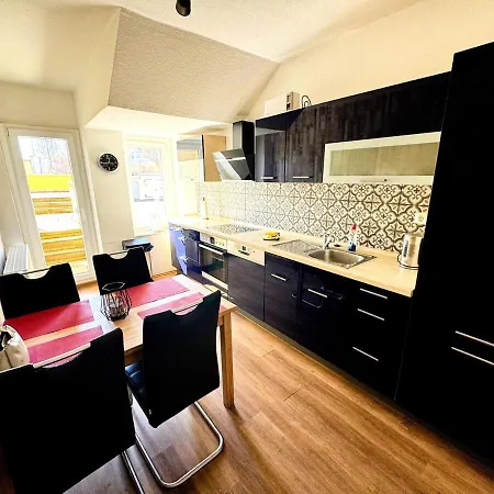 Apartment Am Doemchen *